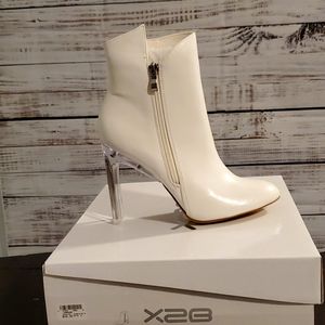 X2B white booties. Size 8.